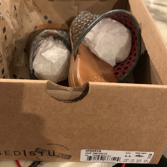 New Minerva Bed/Stu 9.5 - Picture 5 of 5